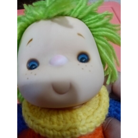 Vintage 1980s Hand Crocheted Ice Cream Doll Yarn Hair Freckles Crochet Clothes - Picture 3 of 4